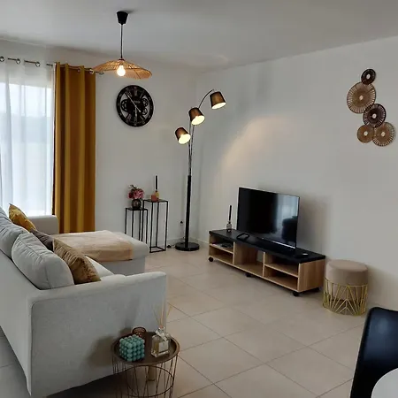 Maison Neuve A Bessens