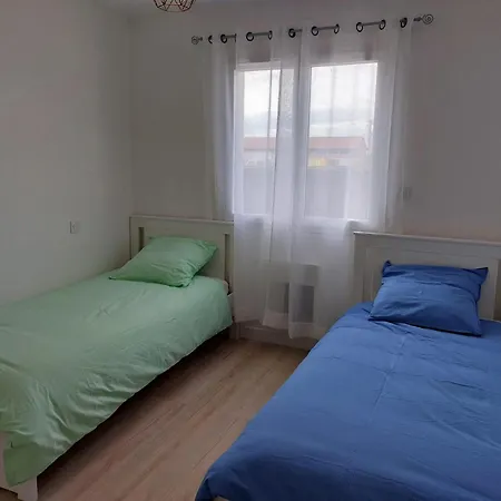 Maison Neuve A Villa *